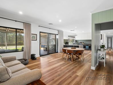 94 Cunningham Drive, Oakford WA 6121