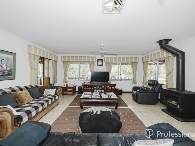 64 Seaflower Way, Gabbadah