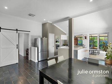 4 Glenstar Rise, Edgewater WA 6027