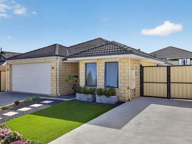 9 Hacienda Drive, Clarkson WA 6030