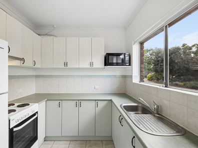 2/210 North Beach Drive, Tuart Hill WA 6060