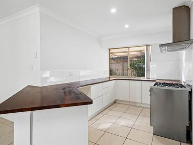 12 Selwyn Rise, Greenfields WA 6210