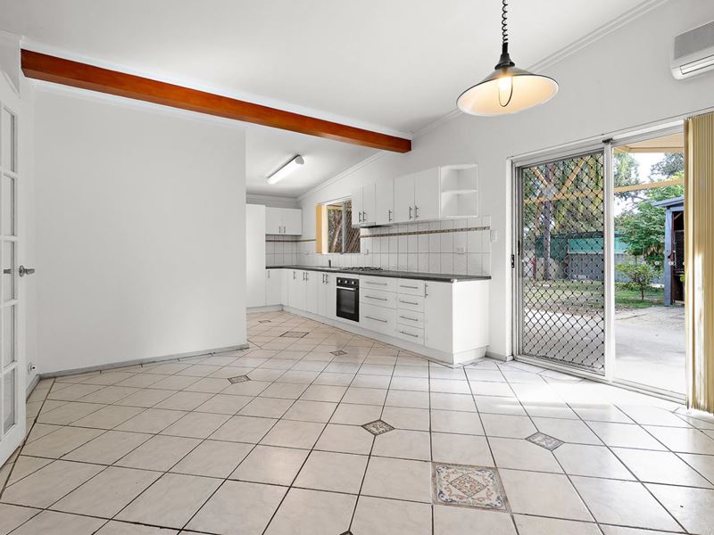 2/9 Mcalister Place, Thornlie WA 6108