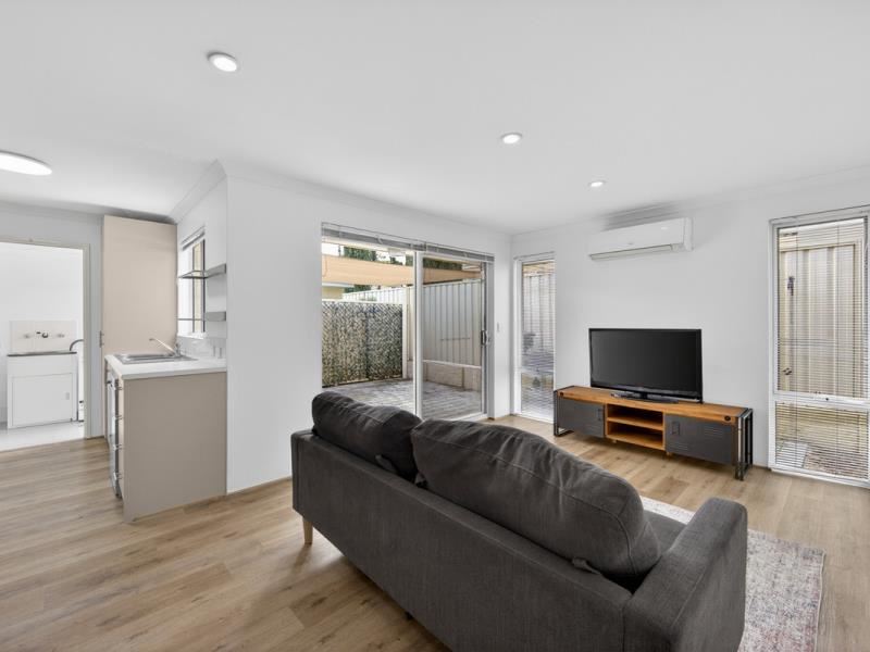 4/18 Munja Way, Nollamara WA 6061
