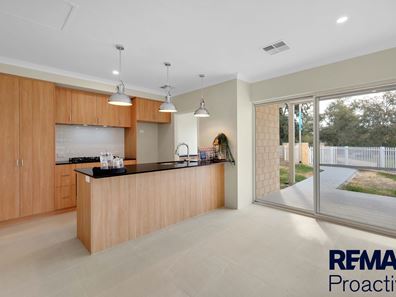 8 Ardella Way, Harrisdale WA 6112
