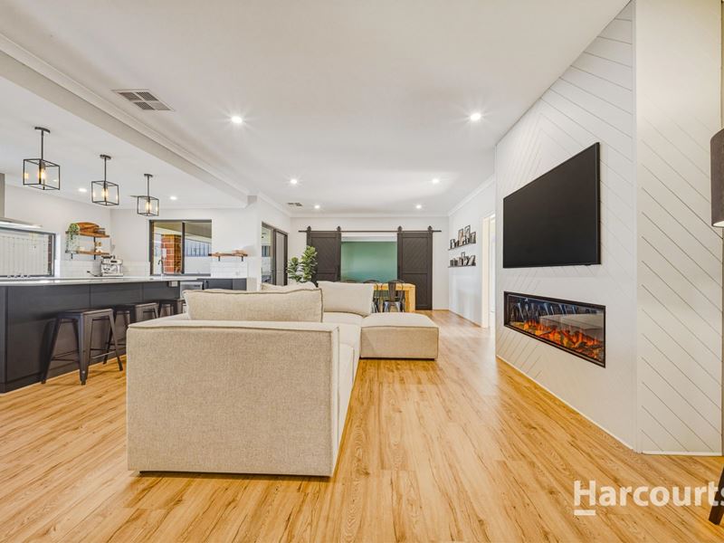 1 Nettup Street, Hammond Park WA 6164