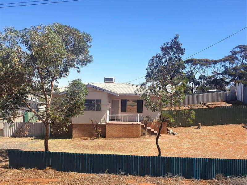 2 Redwood St, Kambalda East