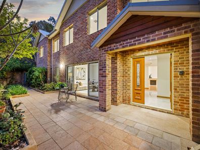 22 Sabina Street, Woodlands WA 6018