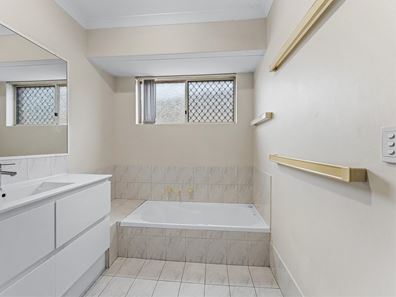 1/13 Monterey Street, Nollamara WA 6061