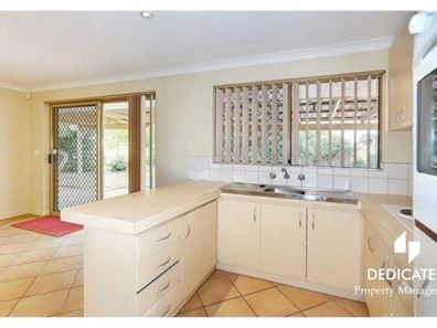 27 Knightsbridge Way, Thornlie WA 6108
