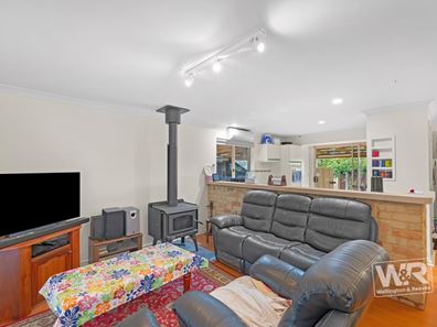 20 Granada Crescent, Orana WA 6330