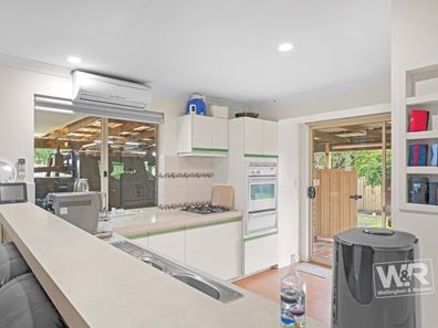 20 Granada Crescent, Orana WA 6330