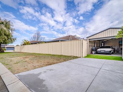 17 Pamplona Boulevard, Port Kennedy WA 6172