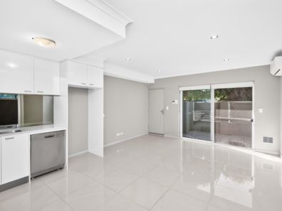 4/1 Stoner Place, Innaloo WA 6018
