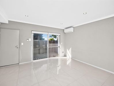 4/1 Stoner Place, Innaloo WA 6018