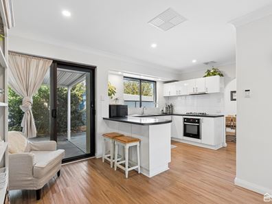 12 Patfield Place, Kelmscott WA 6111