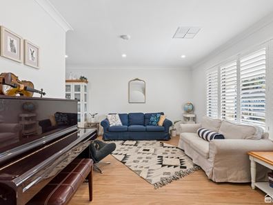 12 Patfield Place, Kelmscott WA 6111