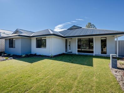 48 Glimmer Loop, Bennett Springs WA 6063