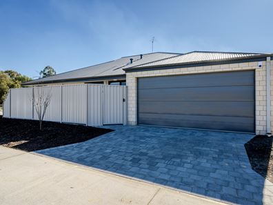 48 Glimmer Loop, Bennett Springs WA 6063