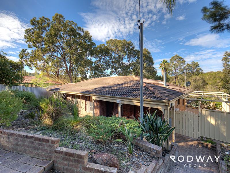 4 Barranduna Drive, Mount Nasura WA 6112