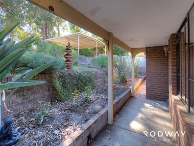 4 Barranduna Drive, Mount Nasura WA 6112
