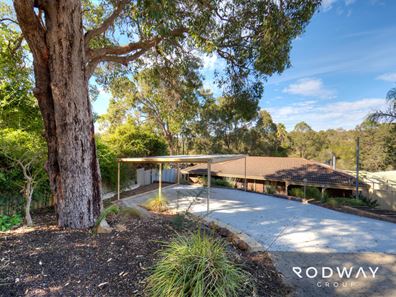 4 Barranduna Drive, Mount Nasura WA 6112
