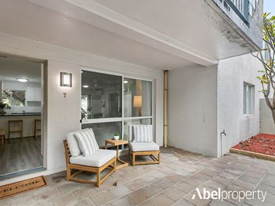 7/2 Waterway Court, Churchlands WA 6018