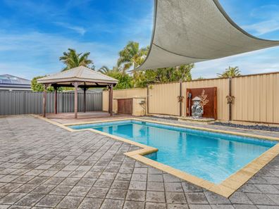 29 Ropele Dr, Parkwood WA 6147