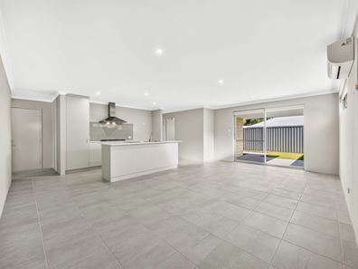 34 Vinsanto Boulevard, Dayton WA 6055