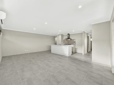 34 Vinsanto Boulevard, Dayton WA 6055