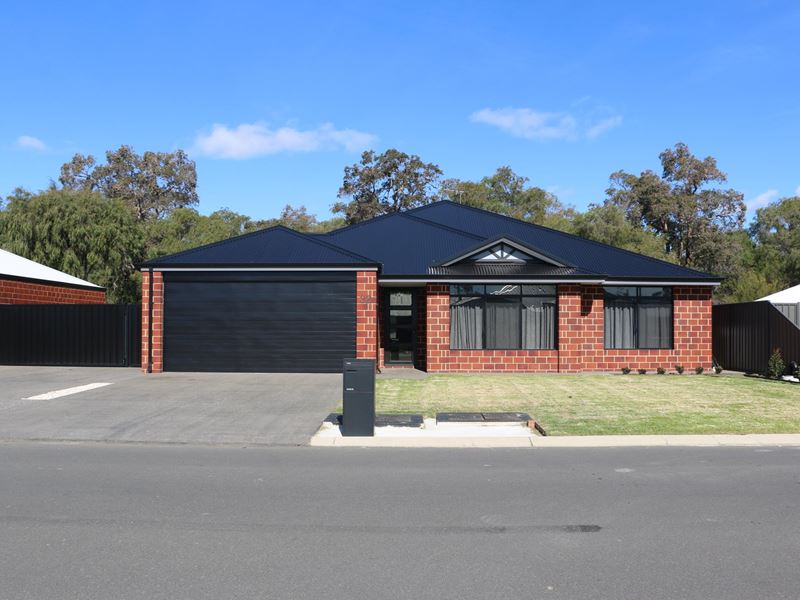 32 Rangatira Crescent, West Busselton WA 6280