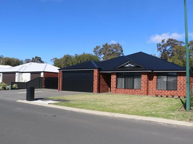 32 Rangatira Crescent, West Busselton WA 6280