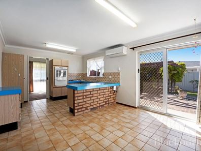 16 Dolphin Road, Safety Bay WA 6169