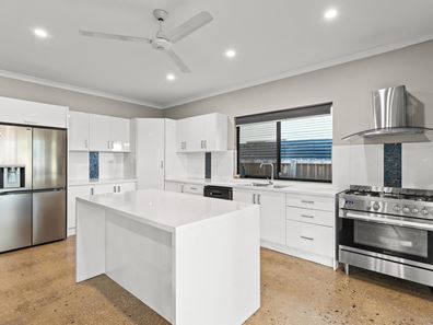 17 Tokumaru Bend, Bilingurr WA 6725
