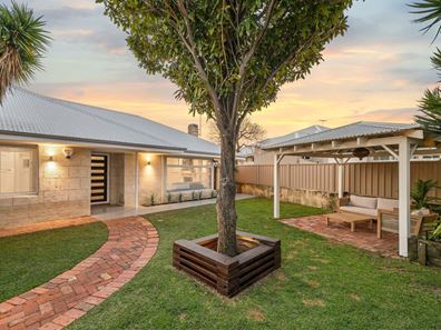 14 Sergeant Road, Melville WA 6156