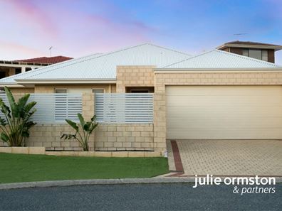 6 Minster Place, Marangaroo WA 6064