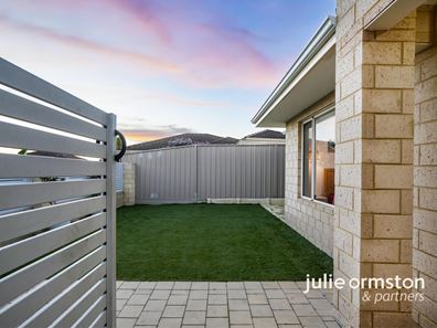 6 Minster Place, Marangaroo WA 6064