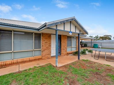 1A Woodman Street, West Lamington WA 6430