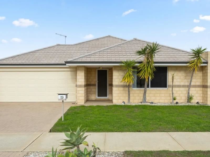 19 Carcione Avenue, Secret Harbour WA 6173