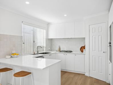 2/13 Langley Crescent, Innaloo WA 6018