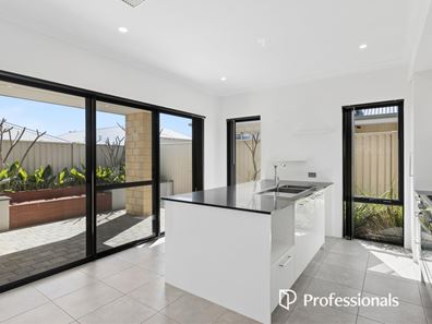 16 Wandering Way, Alkimos WA 6038