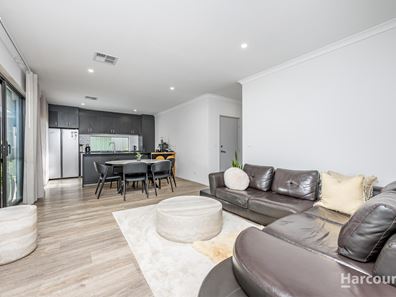 1 Owl Way, Eglinton WA 6034