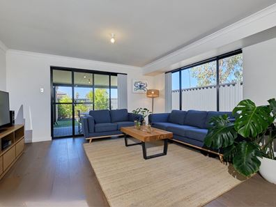27 Gladstonbury Parade, Baldivis WA 6171