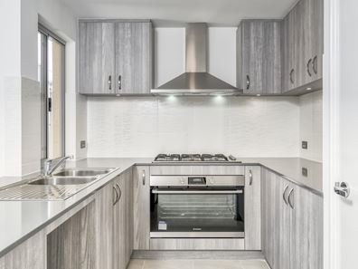 16A Windsor Place, Kallaroo WA 6025