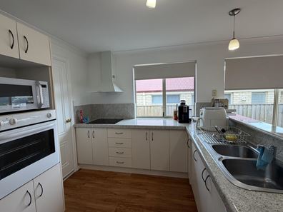 12 Dicks Street, Mount Melville WA 6330