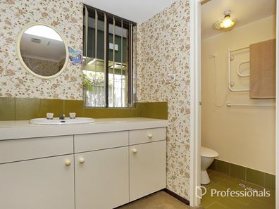 223 Alexander Drive, Alexander Heights WA 6064