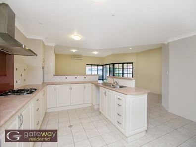 5 Windchime Terrace, Atwell WA 6164