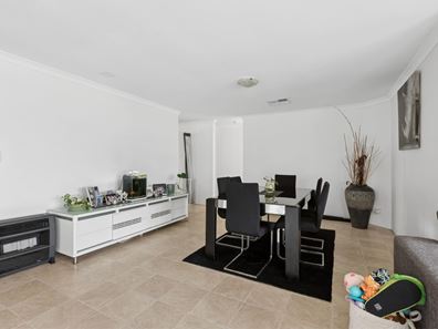 37 Riaza Parkway, Port Kennedy WA 6172