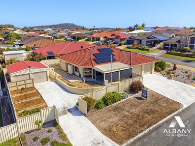 9 Julia Lane, Yakamia WA 6330