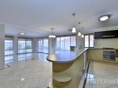 10 Kerkeri Heights, Lakelands WA 6180